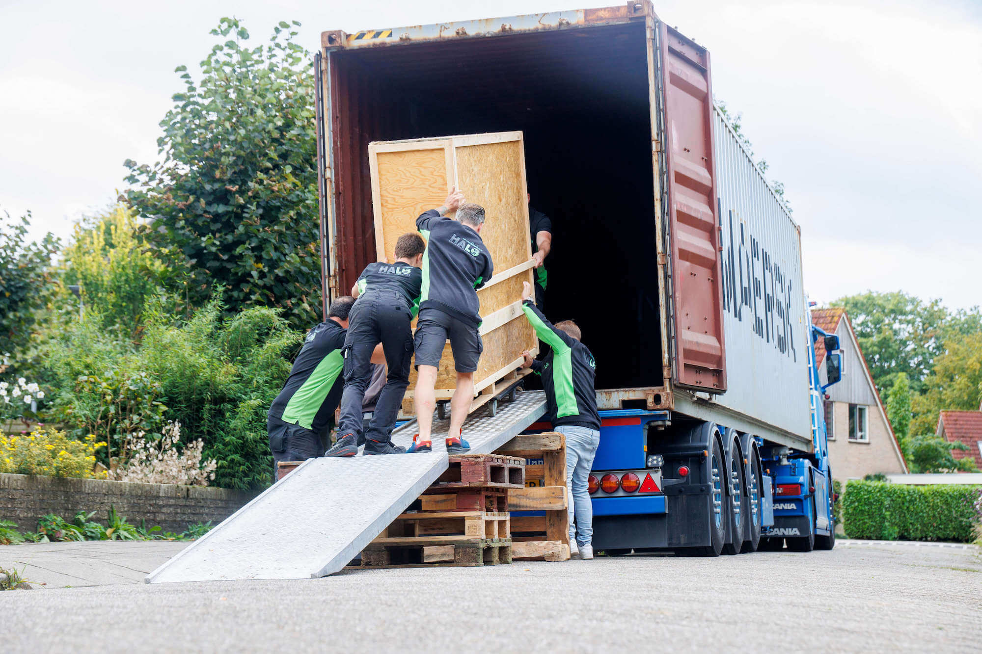 Container laden voor export verhuizing